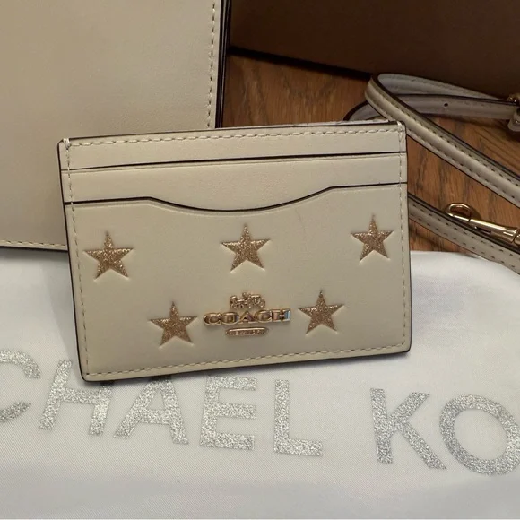 COACH NWT LEATHER Clutch
Crossover Bag with Card Case
Comes with Box - Picture 10 of 13